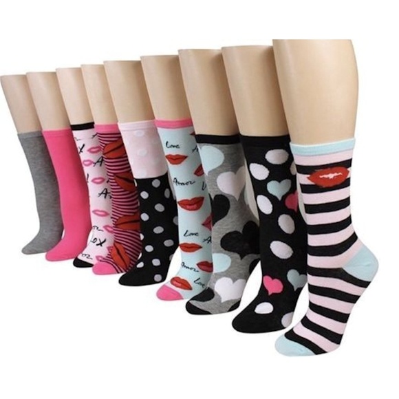 Betsey Johnson Accessories - Betsey Johnson 9 PR Fashion Crew Socks Gift Box